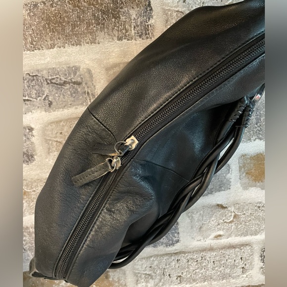 Gillivo Design Studio Black Leather Shoulder Bag Large Silver Hardware - Picture 10 of 11